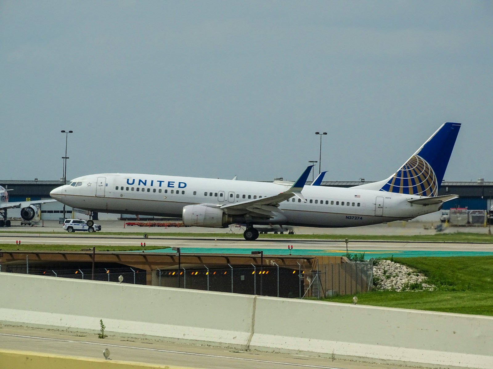 [Watch] United Airlines Boots Mother & Toddler for Misgendering Drama