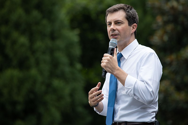 Pete Buttigieg Promises Action as Delta’s Breakdowns Spark Major Investigation